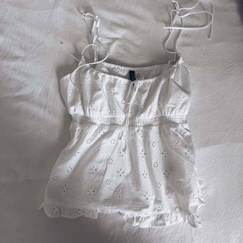 NEW WITH TAGS Eyelet H&M Top